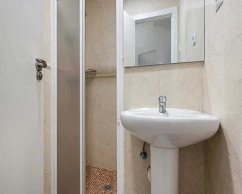 Quarto privado em C. de Triana, 61, Chamartín, 28016 Madrid, Spain, imagem 42 de 49
