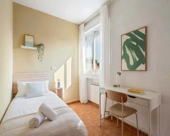 Quarto privado em C. de Triana, 61, Chamartín, 28016 Madrid, Spain, imagem 3 de 49