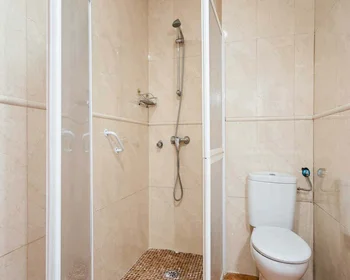 Quarto privado em C. de Triana, 61, Chamartín, 28016 Madrid, Spain, imagem 1 de 49