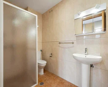Quarto privado em C. de Triana, 61, Chamartín, 28016 Madrid, Spain, imagem 3 de 49