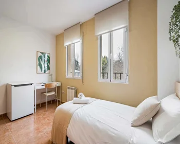 Quarto privado em C. de Triana, 61, Chamartín, 28016 Madrid, Spain, imagem 8 de 49