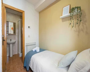 Quarto privado em C. de Triana, 61, Chamartín, 28016 Madrid, Spain, imagem 3 de 49