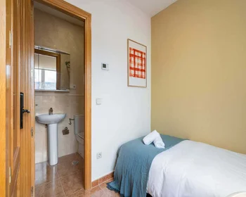 Quarto privado em C. de Triana, 61, Chamartín, 28016 Madrid, Spain, imagem 2 de 49
