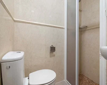 Quarto privado em C. de Triana, 61, Chamartín, 28016 Madrid, Spain, imagem 14 de 49