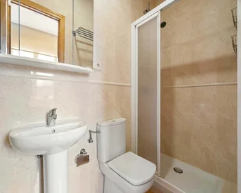 Quarto privado em C. de Triana, 61, Chamartín, 28016 Madrid, Spain, imagem 4 de 49