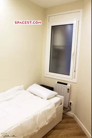 Privatzimmer in der C. de Villarroel, 08036 Barcelona, Spain, bild 1 von 17
