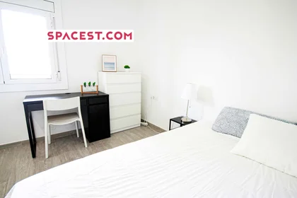 Quarto privado em Gran Via de les Corts Catalanes, 08013 Barcelona, Spain, imagem 1 de 20