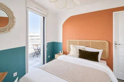 Private room at rue Baudin, image 1 of 10