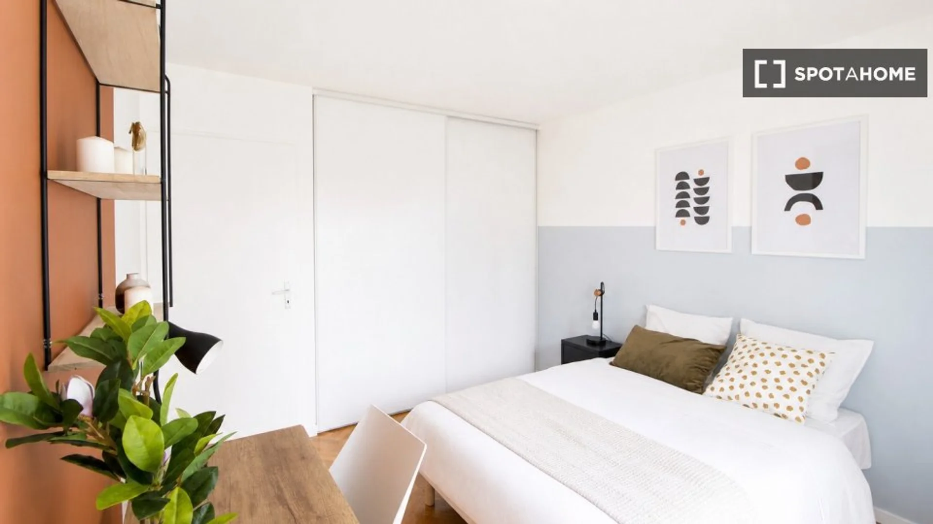 Funktionelles Studentenzimmer perfekt zum Studieren in 