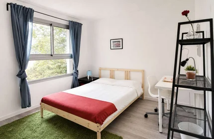 Quarto privado em boulevard de la Gaye, imagem 1 de 10