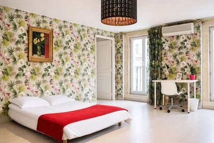 Stanza privata in rue Montgrand, immagine 1 di 10