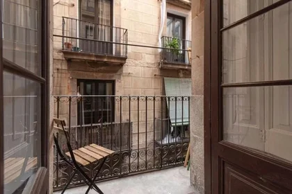 Private room at Carrer de la Freneria, Ciutat Vella, image 3 of 10