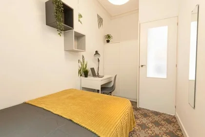 Private room at Carrer de la Freneria, Ciutat Vella, image 4 of 10