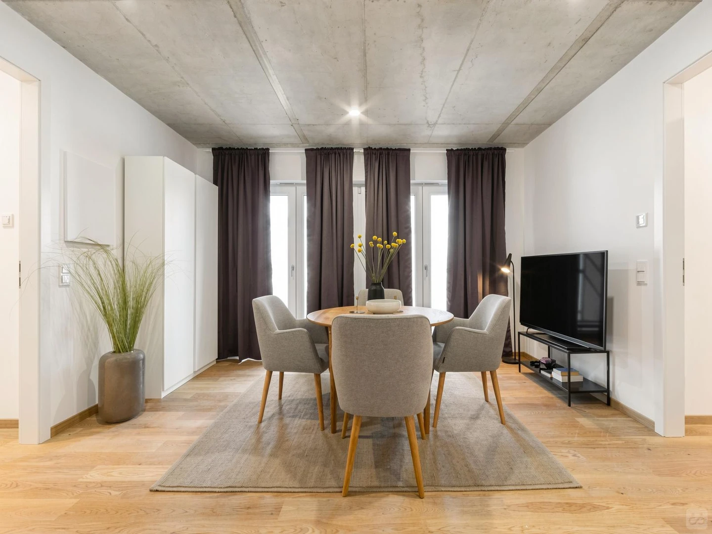 Funktionelles Studentenzimmer perfekt zum Studieren in