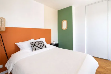 Private room at rue de Bailly, image 1 of 10