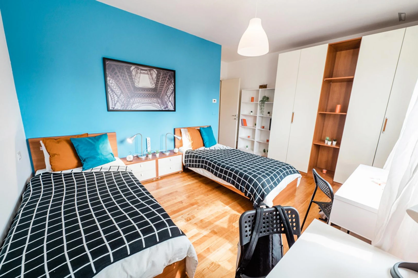 Quarto acolhedor para estudantes disponível em