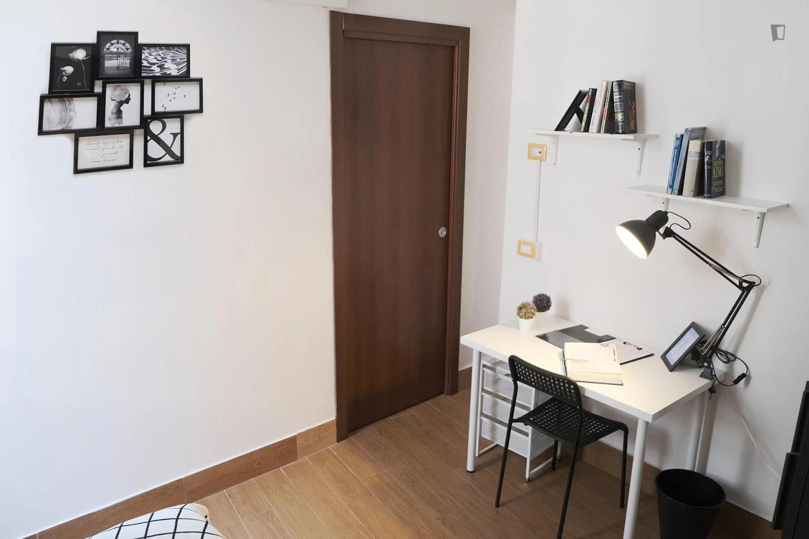 Camera per studenti economica con posizione comoda a 