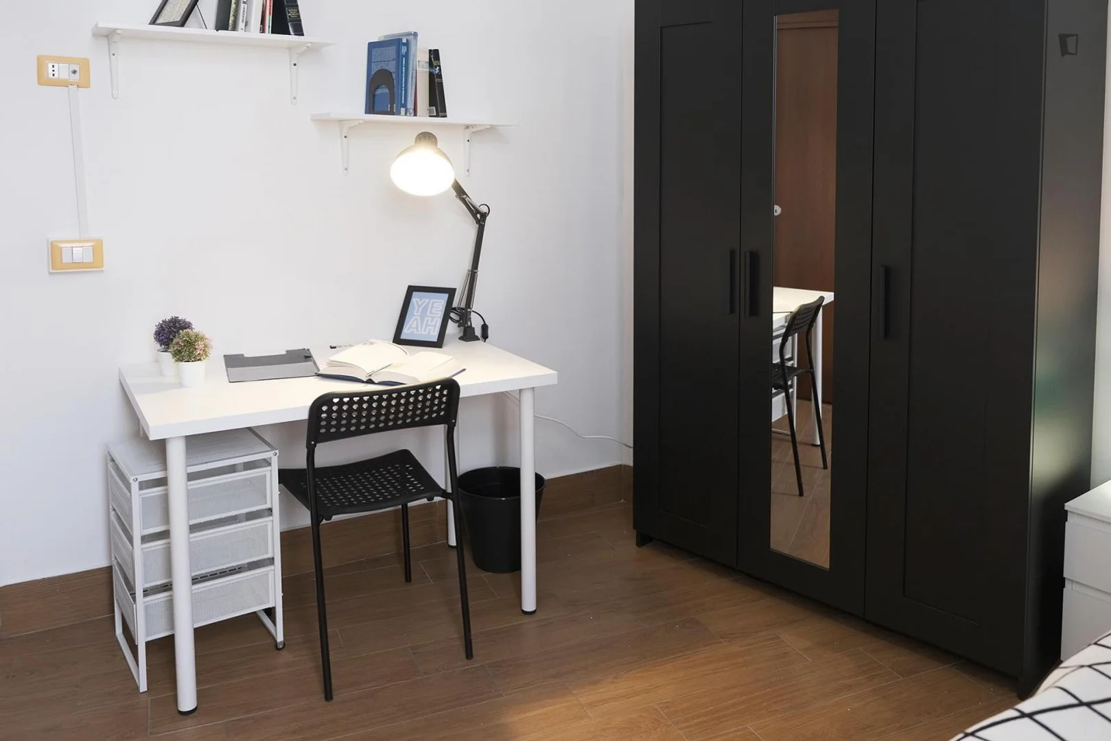 Camera per studenti in  con area studio e servizi in comune