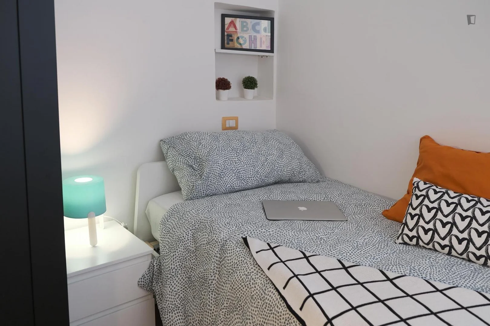 Camera accogliente per studenti disponibile a 
