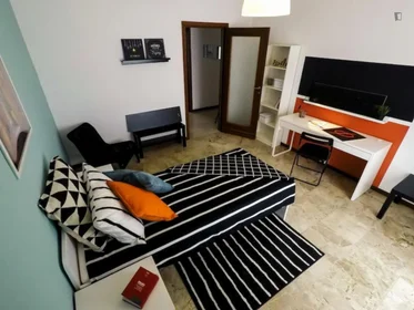 Prywatny pokój Via Ildebrando Vivanti, obraz 4 20