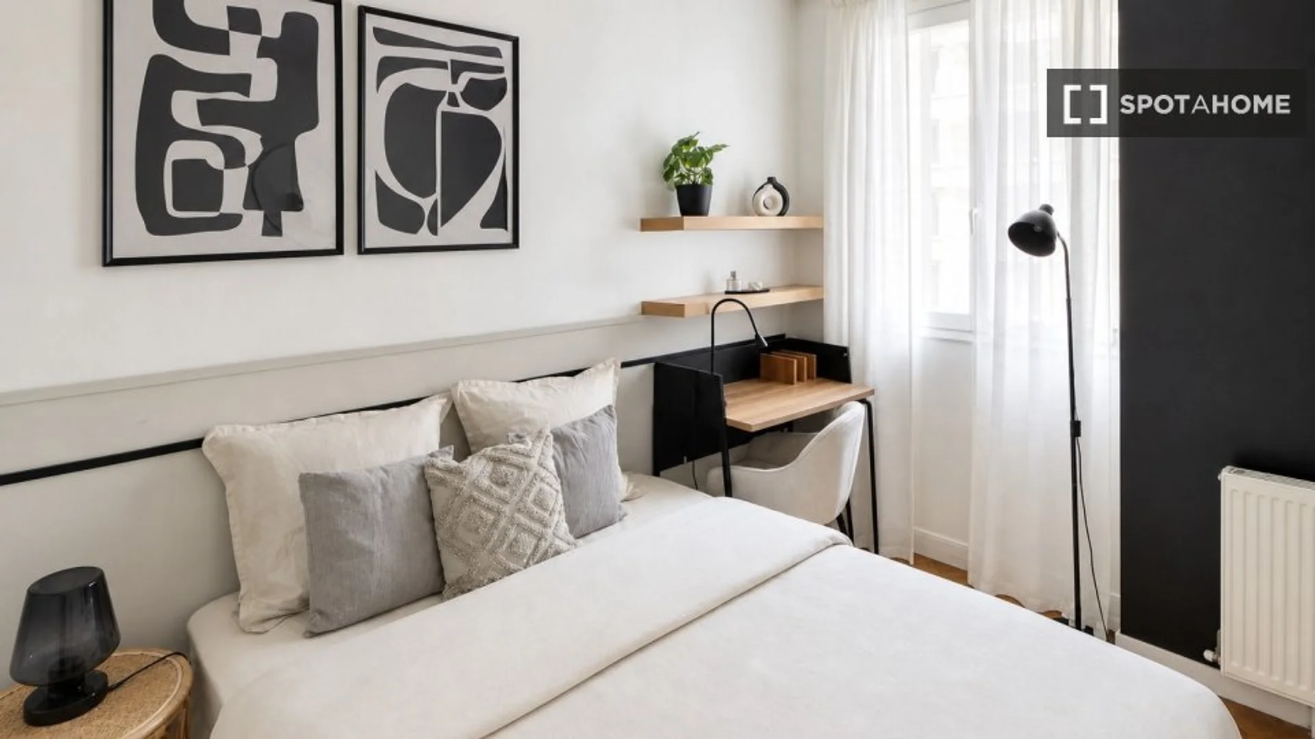 Room for rent in student apartment in , fully furnished
