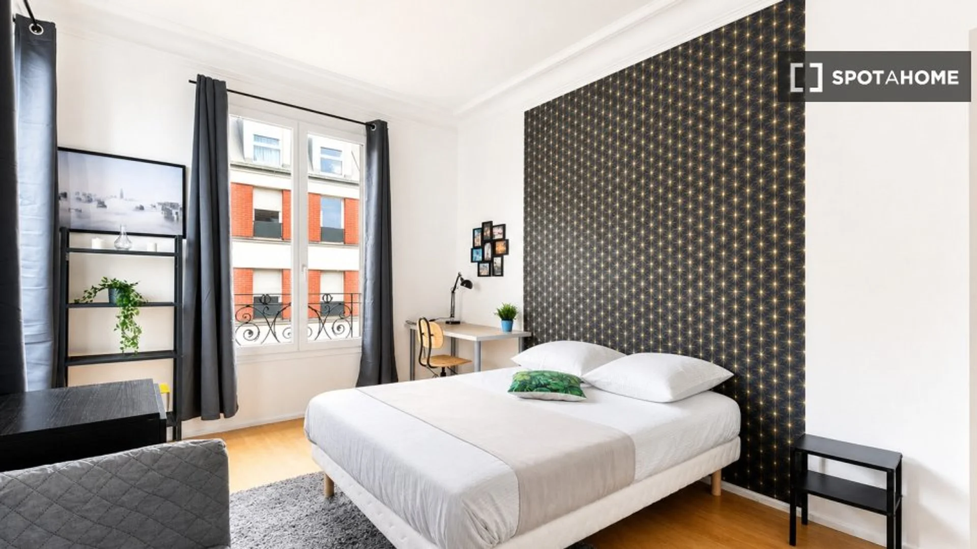 Chambre abordable pour les étudiants avec un bon éclairage dans 