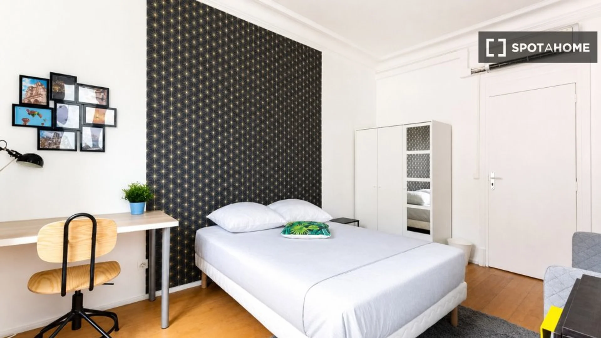 Chambre à louer dans un appartement d'étudiant à , entièrement meublée