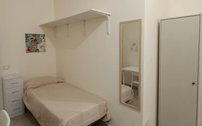 Studio à Via Rosario Gregorio, image 2 de 9