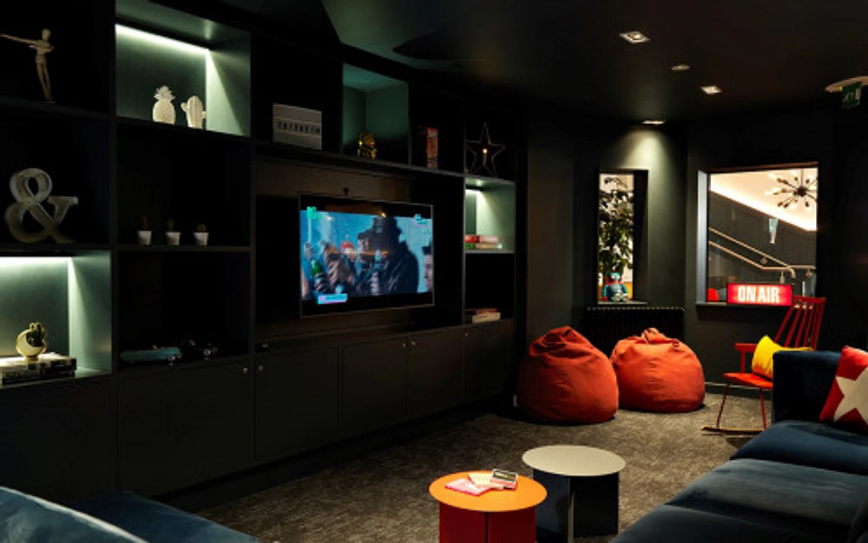 Bright and airy student room with easy university access in 