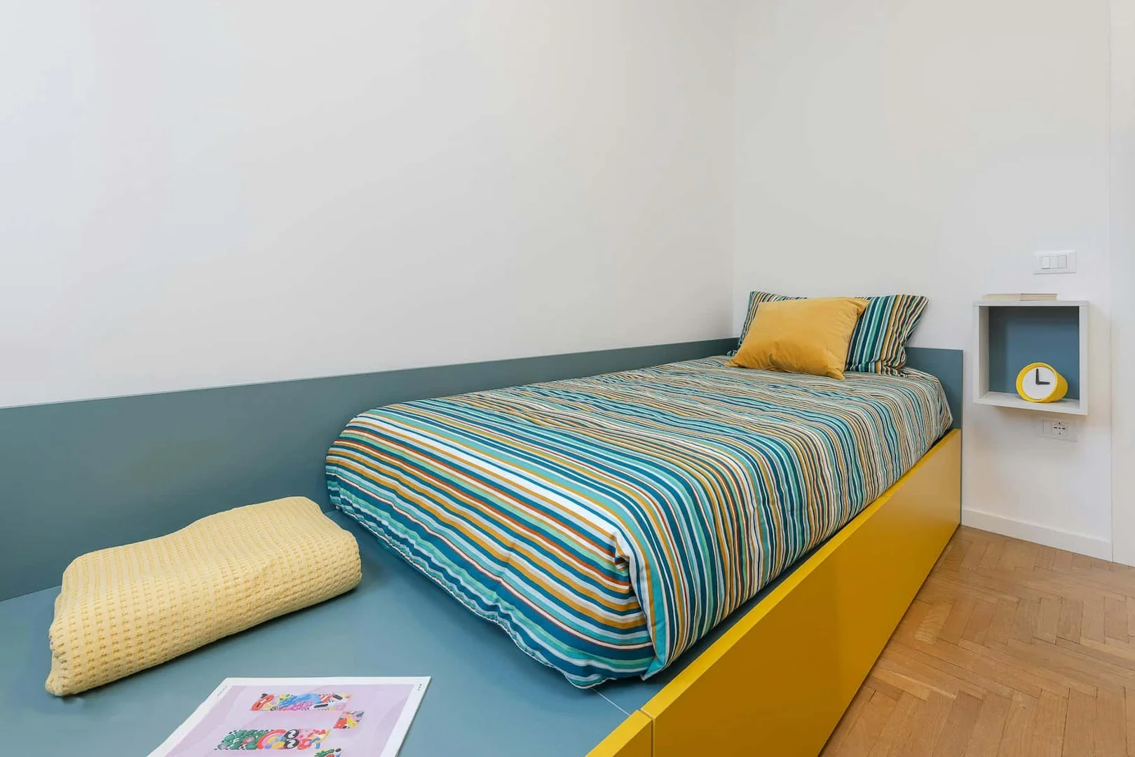 Student-friendly room in  with modern amenities