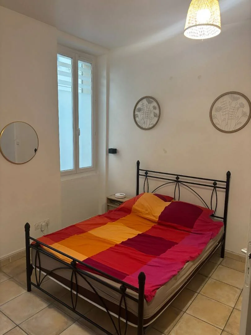 Economical student room with convenient location in 