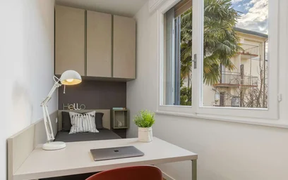 {area} de ortak bir dairede kiralık oda