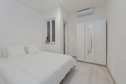 Entire apartment at 6, image 3 of 48