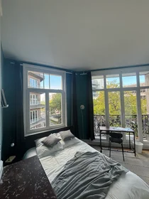 Prywatny pokój w rezydencji 120 Avenue de la République, obraz 2 7