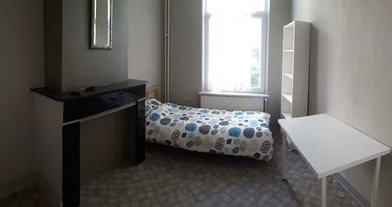 Quarto barato em {area}