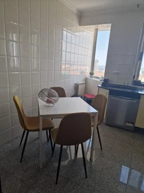 Chambre privée à Av. Congresso Oposição Democrática, 3800 Aveiro, Portugal, image 14 de 15