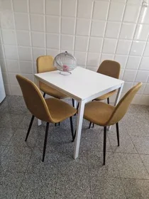 Privatzimmer in der Av. dos Congressos da Oposição Democrática, Lote 5, bild 5 von 12