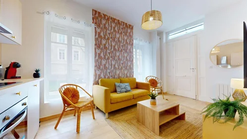 Chambre privée à 10 Rue Mi-Carême, 42000 Saint-Étienne, France, image 13 de 19