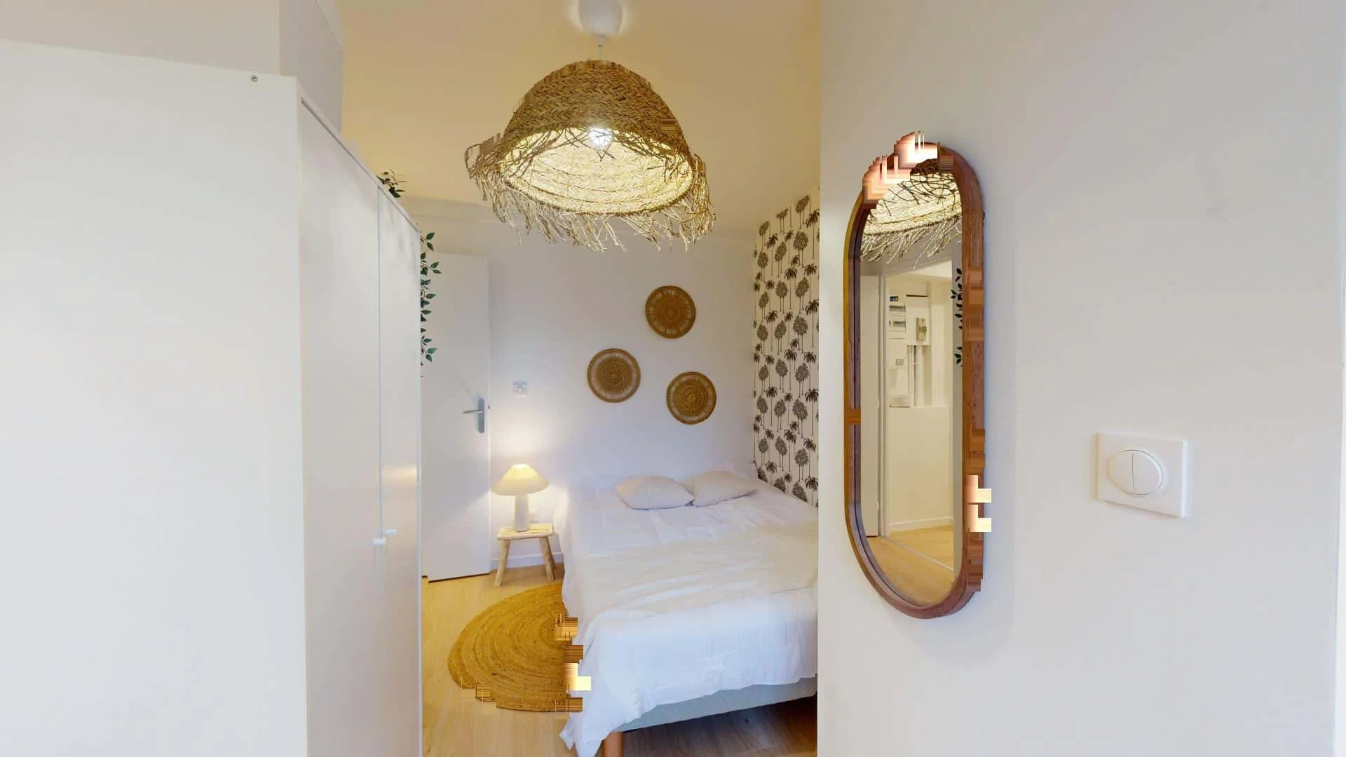 Economical student room with convenient location in 