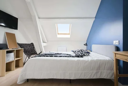 Privatzimmer in der 12 Av. Dampierre, 59410 Valenciennes, France, bild 3 von 6