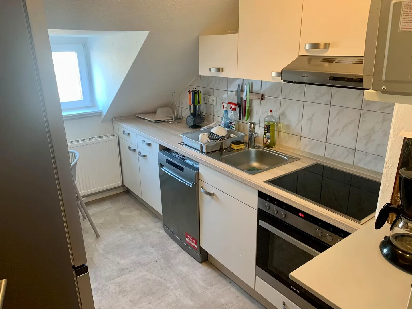 'de öğrenci dairesinde, tamamen mobilyalı kiralık oda