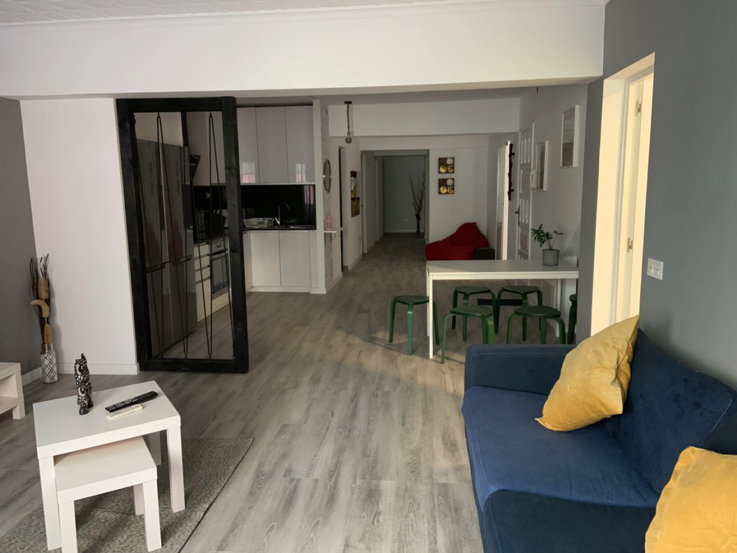 Room for rent in student apartment in , fully furnished
