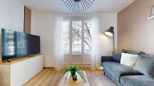 Habitación privada en 27 Av. Albert 1er de Belgique, 38000 Grenoble, France, imagen 11 de 18