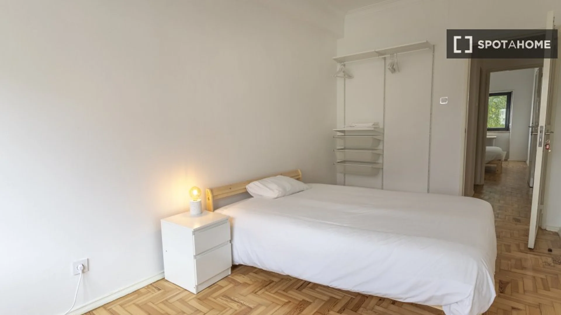 Habitación acogedora para estudiantes disponible en 