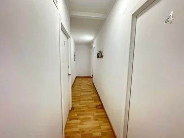 Privatzimmer in der C. de San Asturio Serrano, 3, 28802 Alcalá de Henares, Madrid, Spain, bild 13 von 27