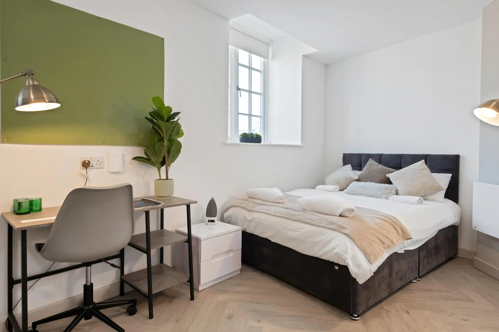 Self-contained studio for students in central 