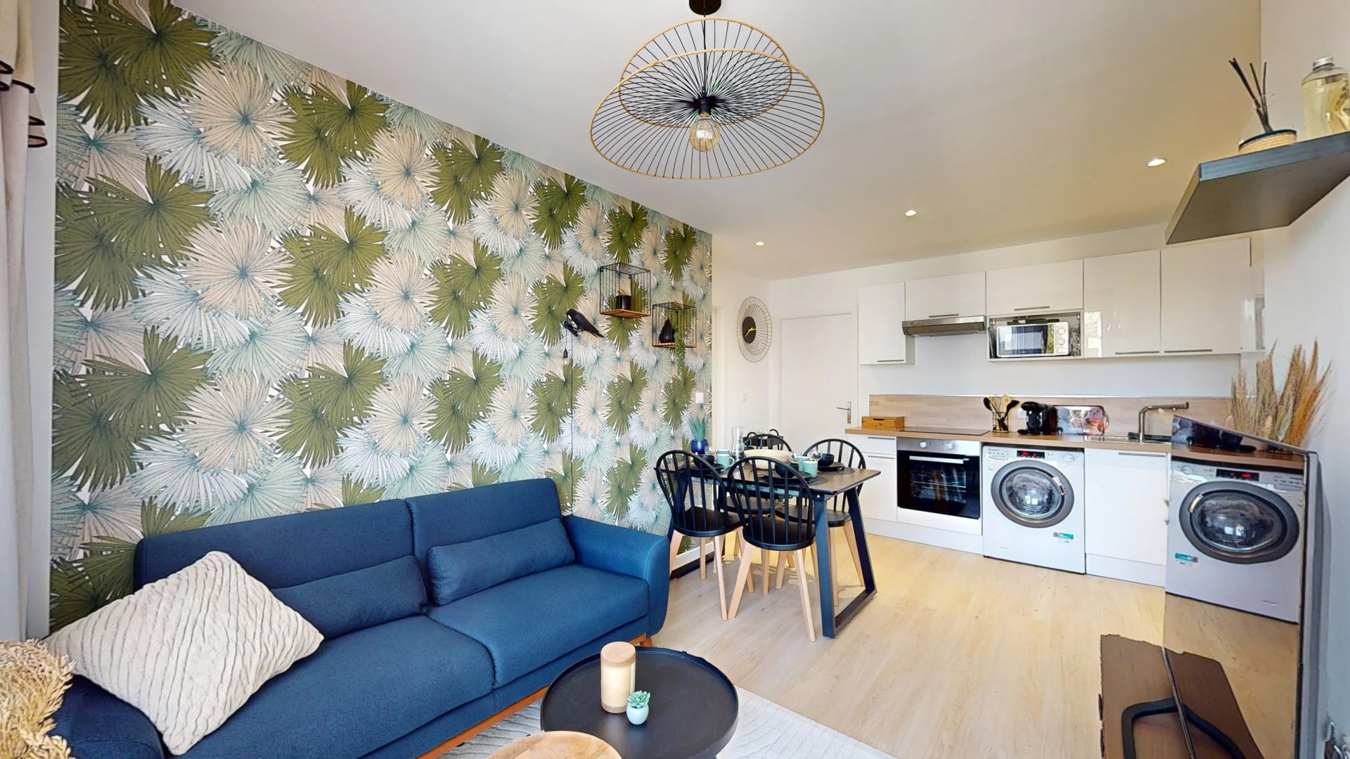 Habitación estudiantil amplia y cómoda en