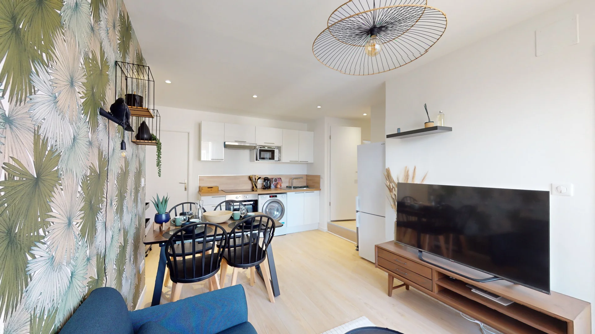 Habitación para estudiantes en con área de estudio y facilidades compartidas