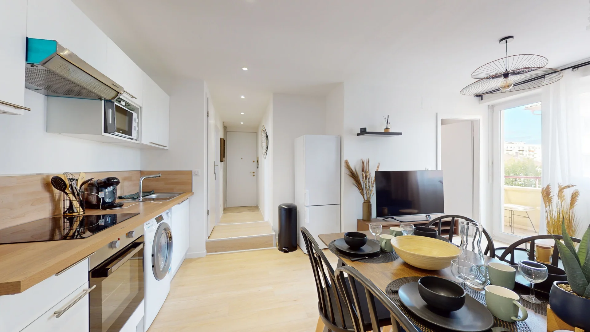 Habitación para estudiantes en con área de estudio y facilidades compartidas