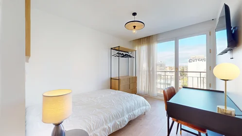 Private room at 99 Boulevard Sakakini, image 14 of 21